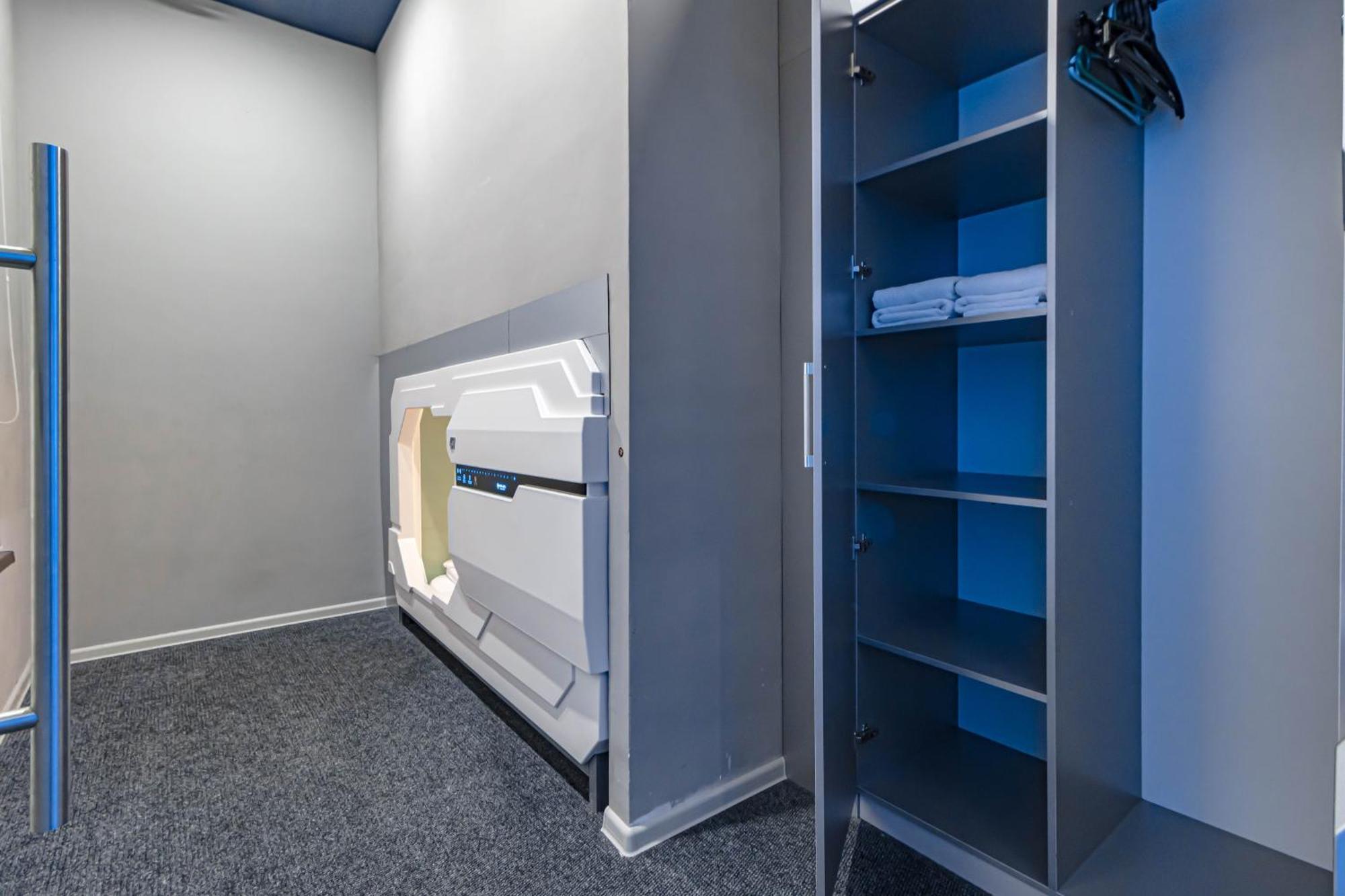 Capsule hotel Caps Lock Future *