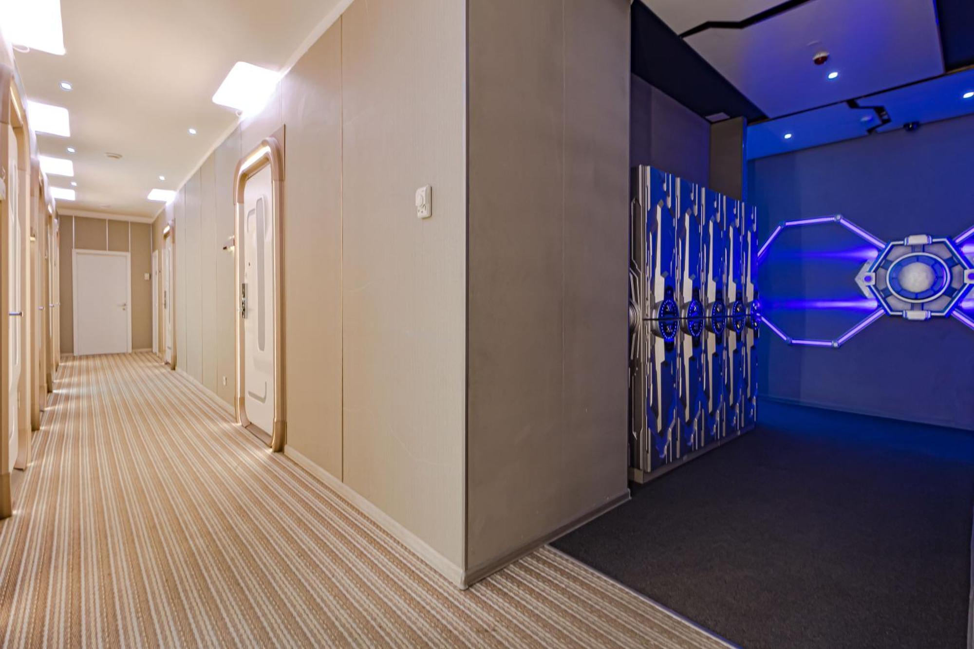Capsule hotel Caps Lock Future *